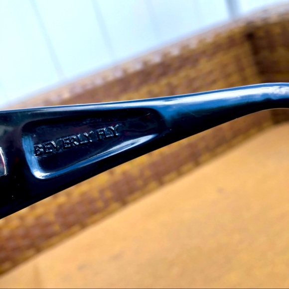 Beverly Fly Sunglasses 😎 - Picture 10 of 12